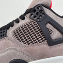 Jordan 4 Retro
Taupe Haze